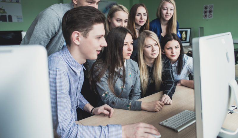 VILNIUS TECH FMF studentai pateko į Pasaulinės programavimo olimpiados pusfinalį